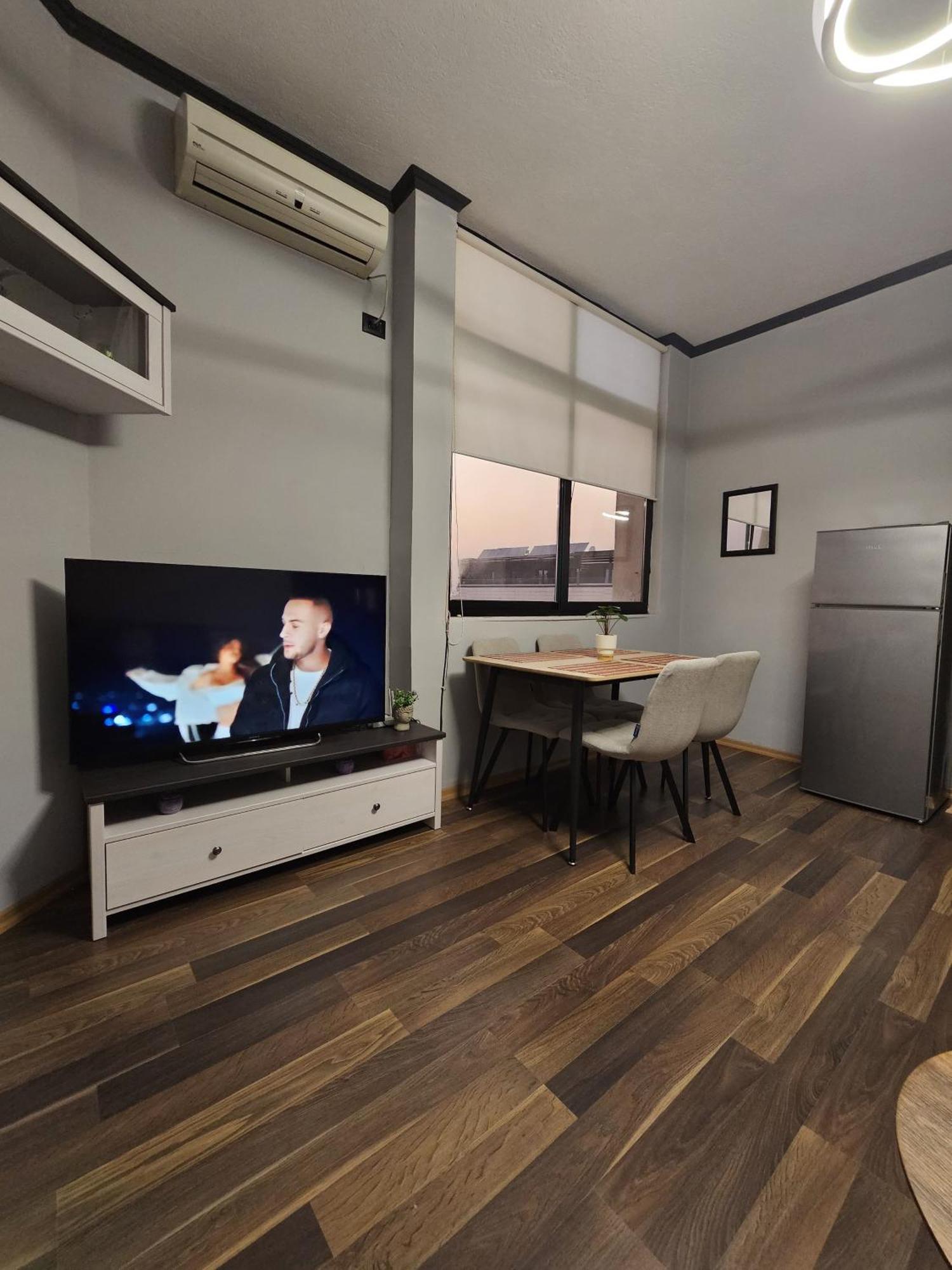 Daily 3 Apartment